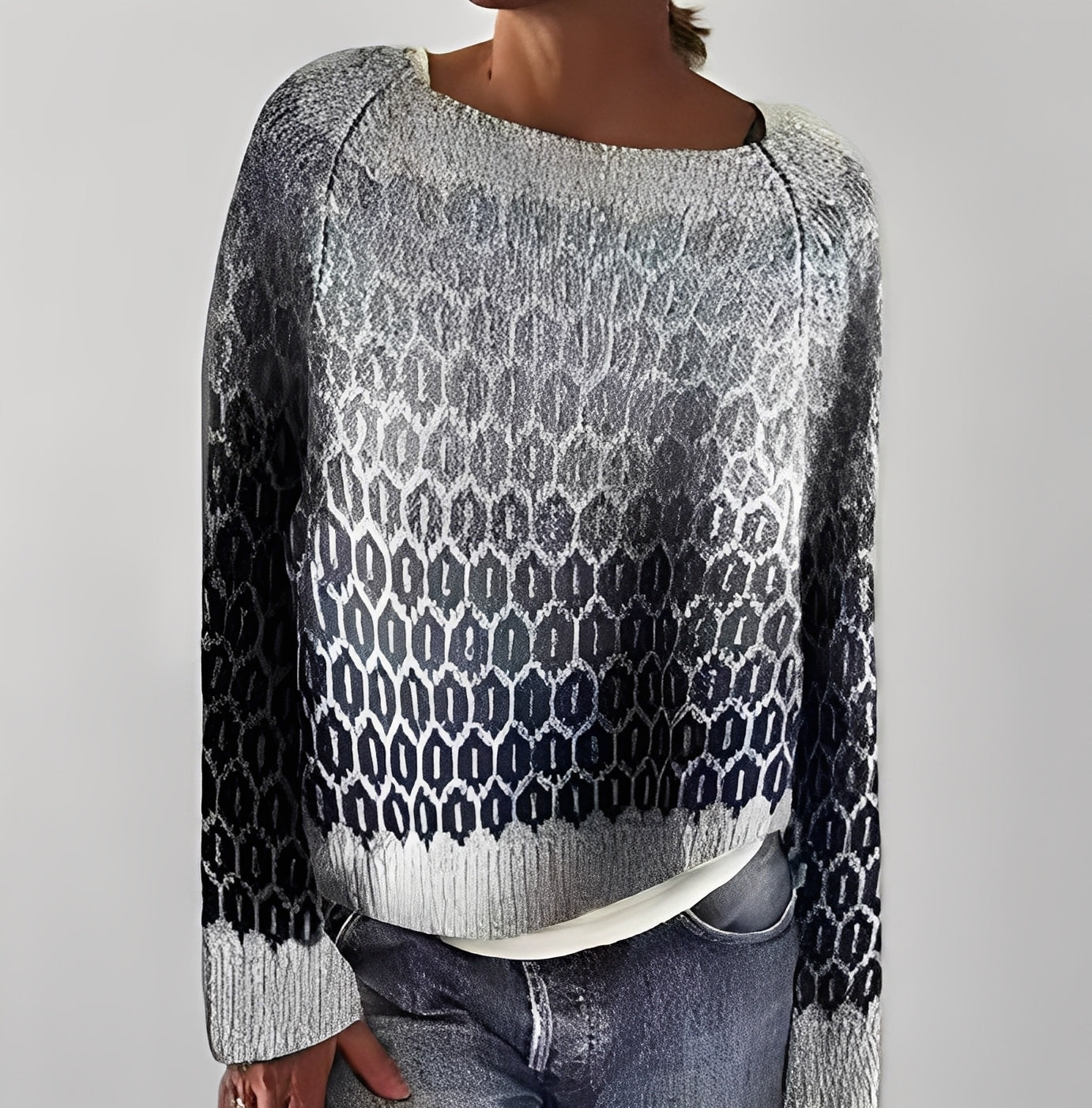 Flavienne - Simple winter sweater with round neck for women