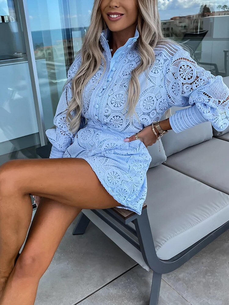 Aurora – Ensemble en Dentelle avec Blouse et Shorts Élégants
