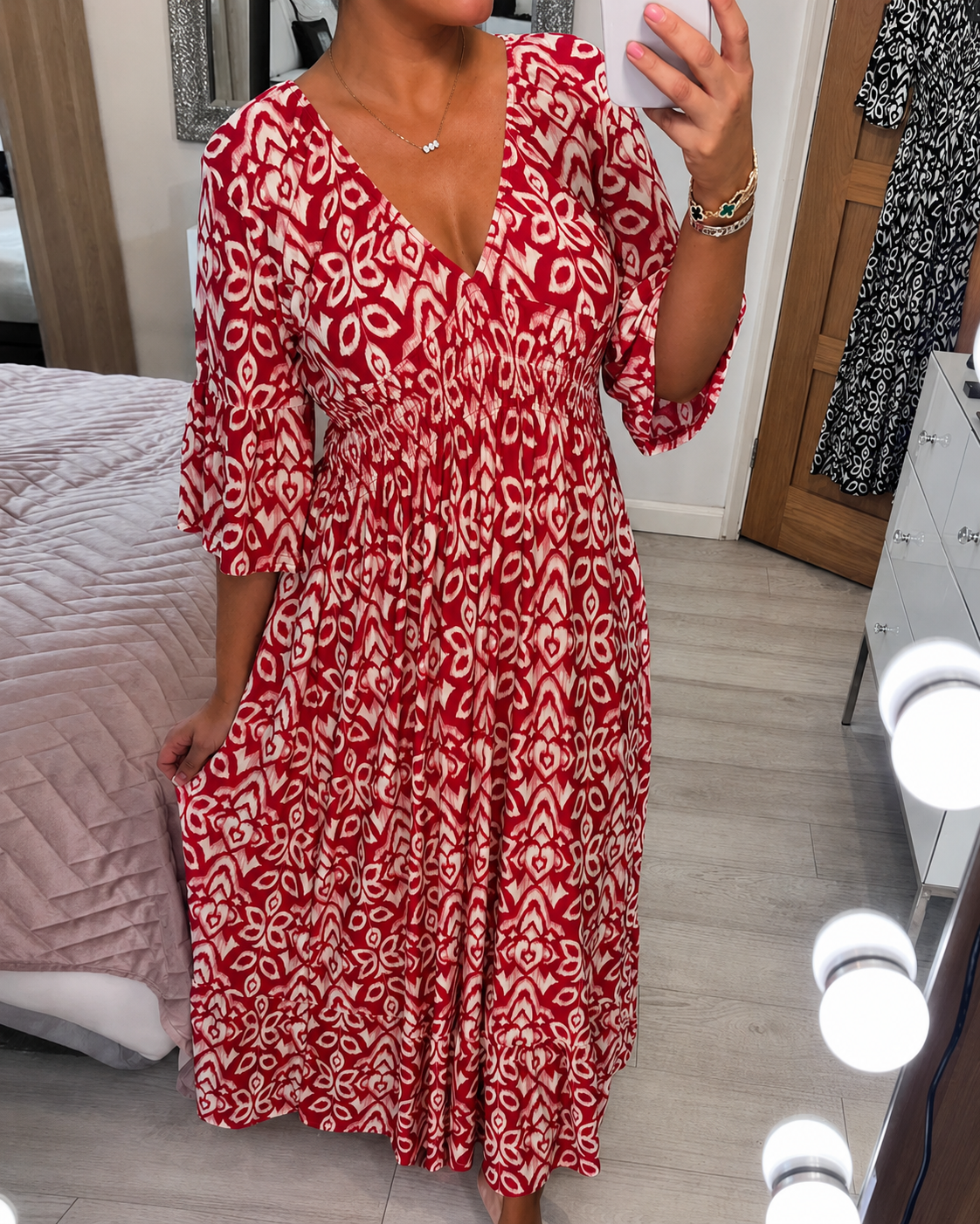 Yvonne - Robe Élégante à Volants
