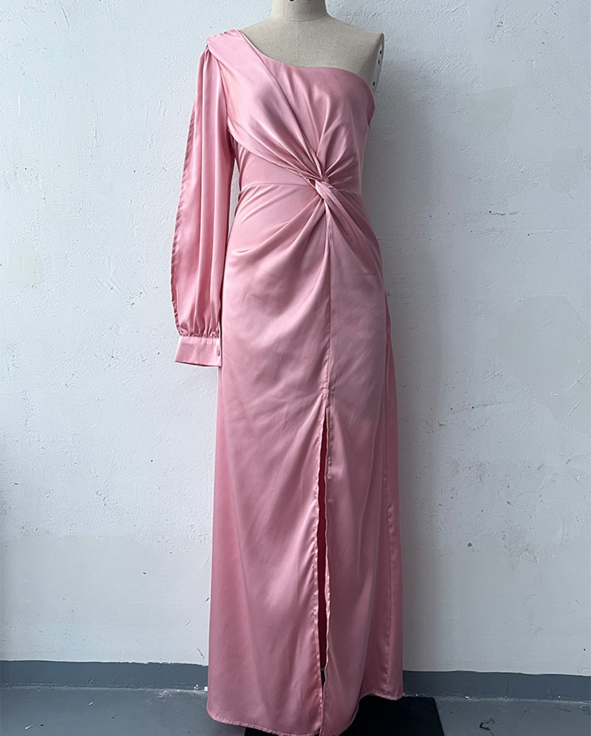 Helena - Robe élégante à une épaule avec fente pour femmes