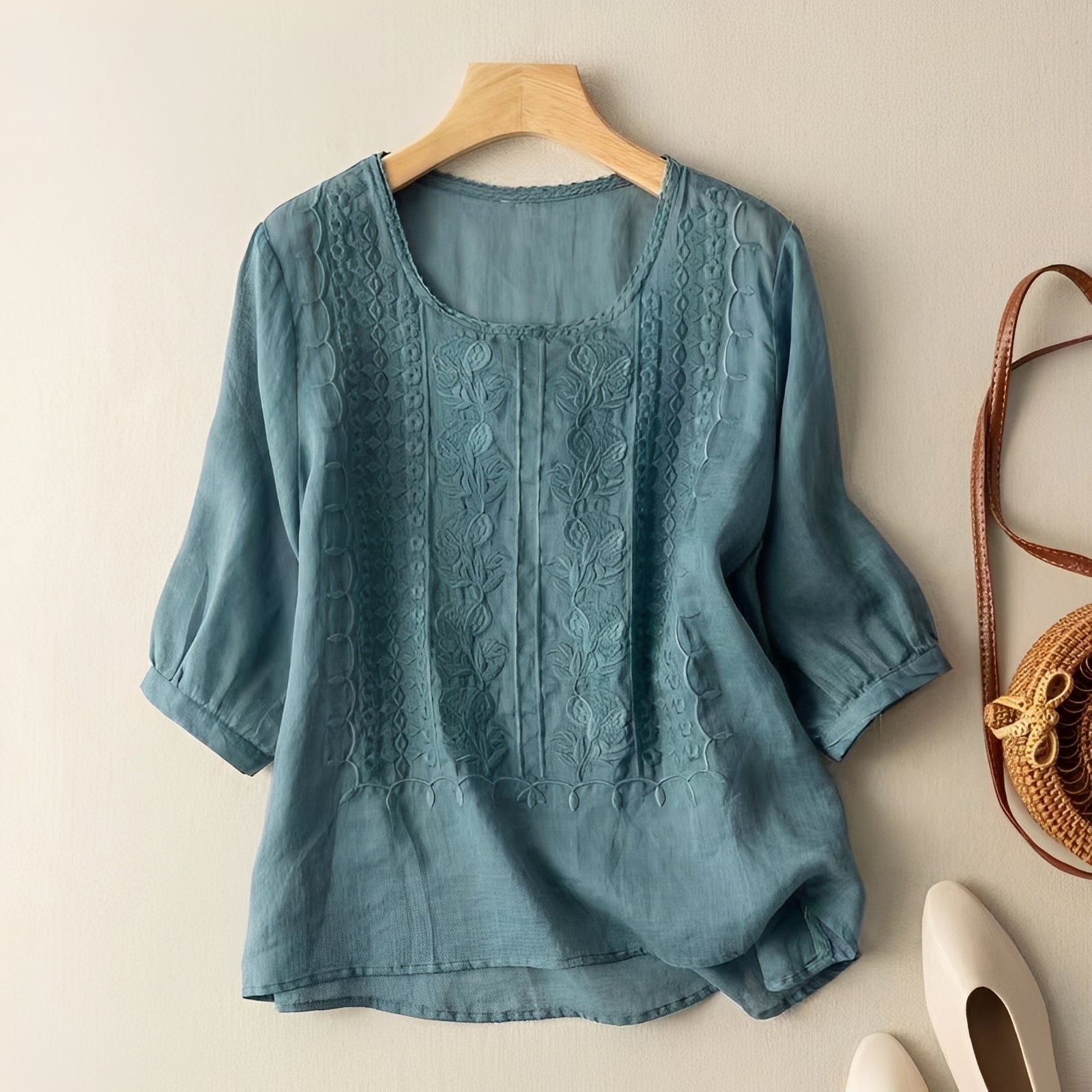 Gretchen - Blouse élégante brodée à manches 3/4 pour femmes