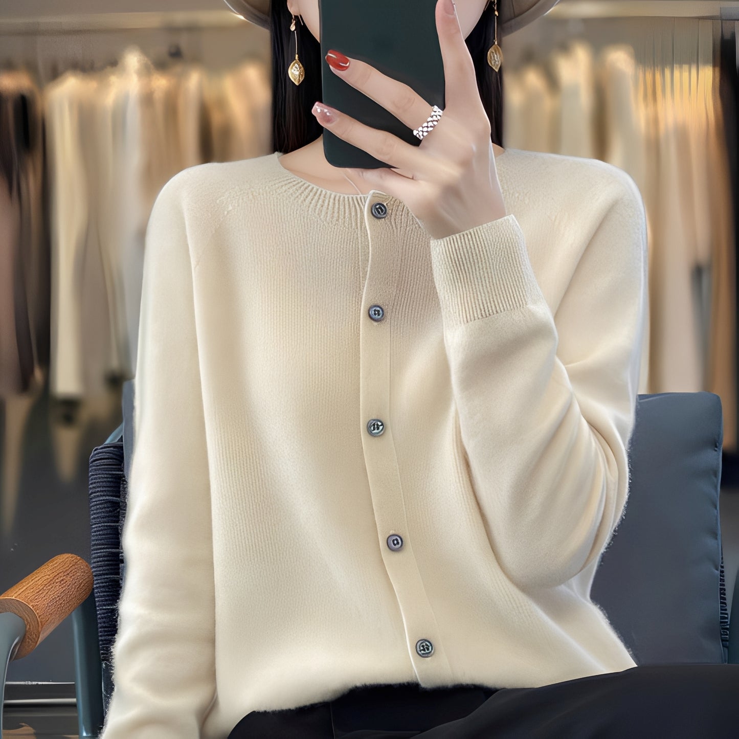 Haydée - Elegant buttoned sweater for women