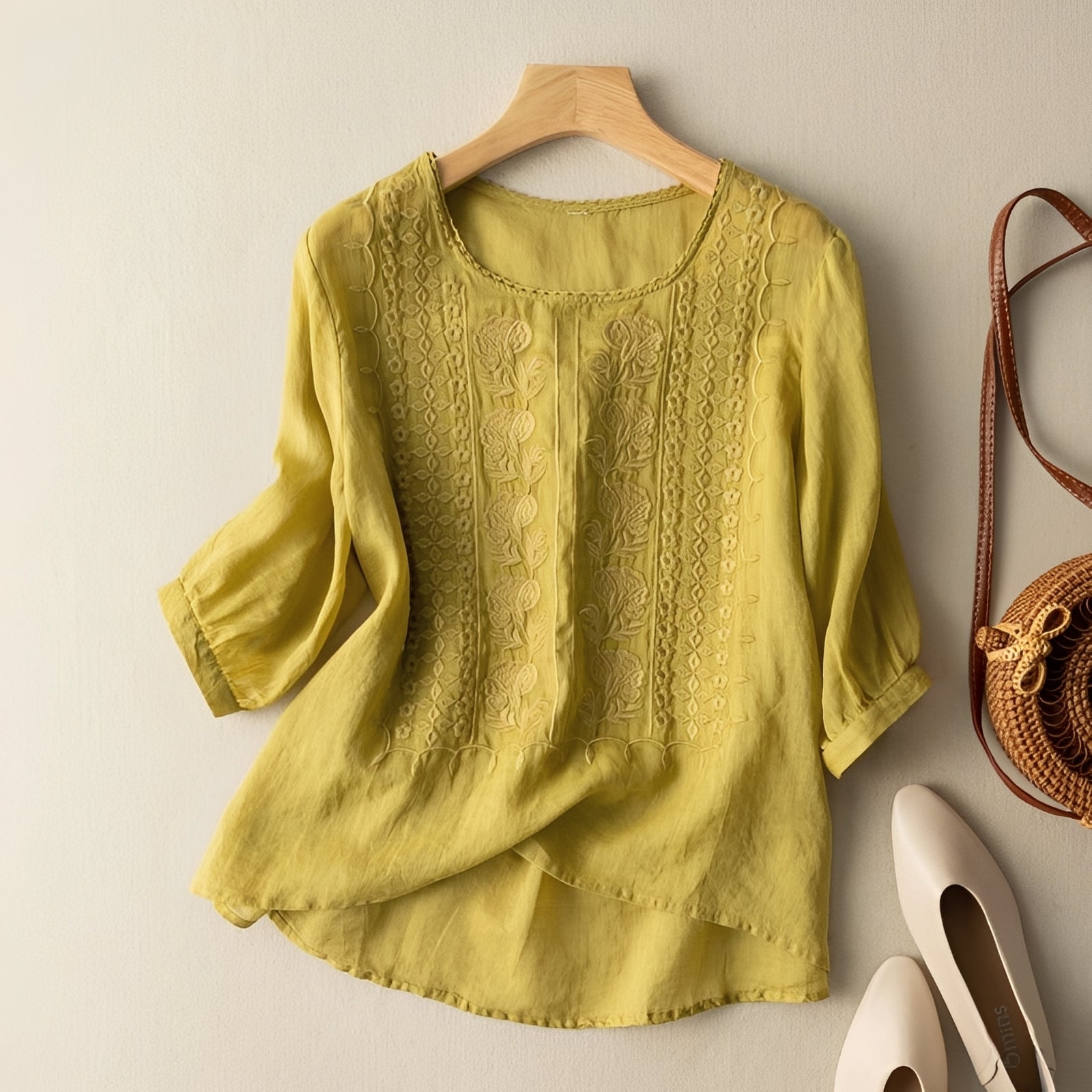 Gretchen - Blouse élégante brodée à manches 3/4 pour femmes