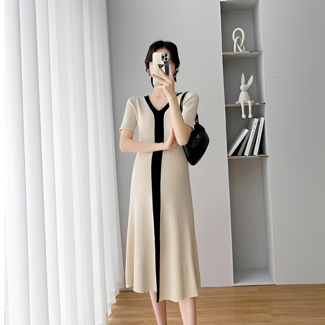 Jeanet - Robe Midi Élégante à Encolure en V