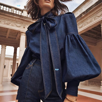 Jodie - Blouse en denim chic avec nœud