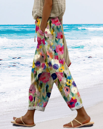 Selma – Weite Blumenhose mit stilisiertem Druck