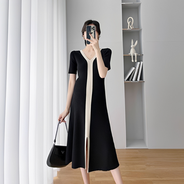 Jeanet - Robe Midi Élégante à Encolure en V