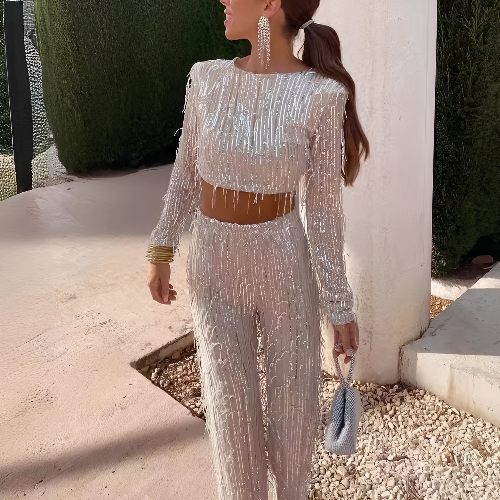 Meghan - Costume élégant avec paillettes et franges