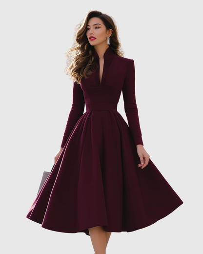 Isabeau – Elegant Mid-Length Dress with a Slim Waist