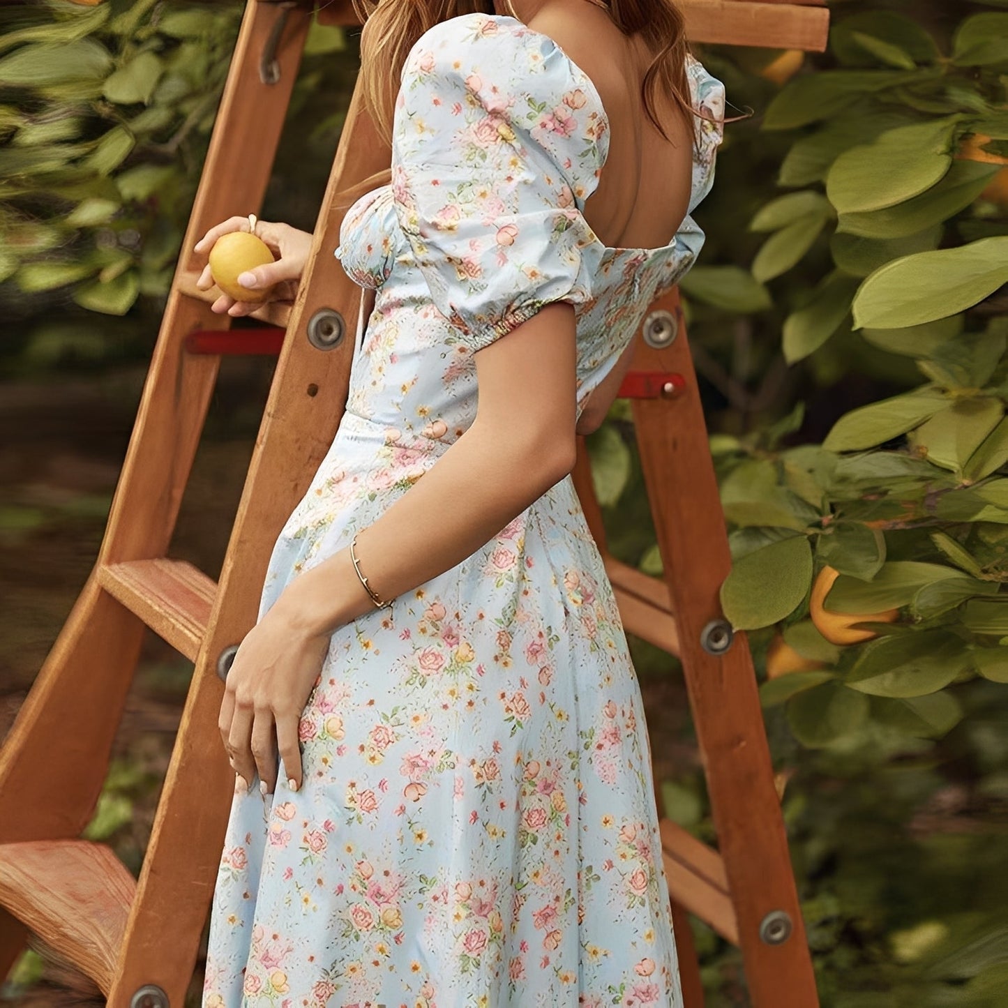 Emilia - Elegant mid-length dress with floral pattern for women