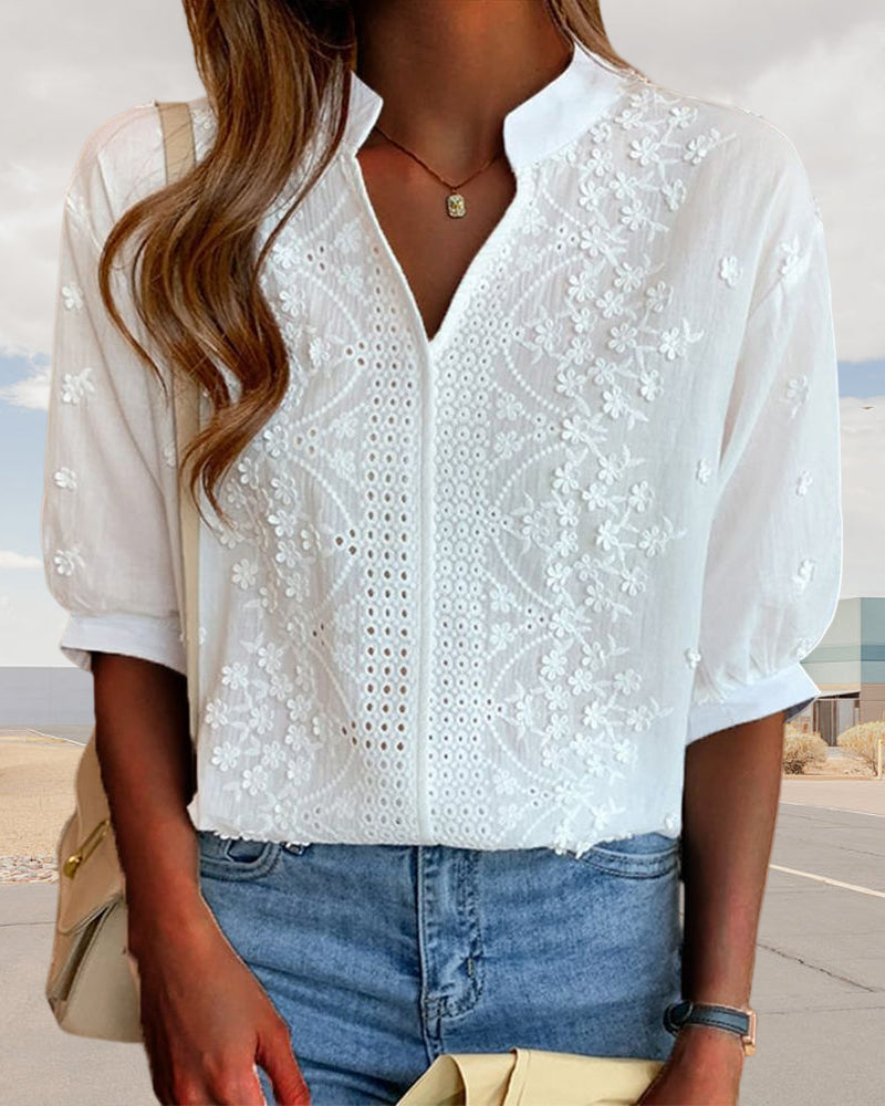 Dina - Blouse Élégance Brodée