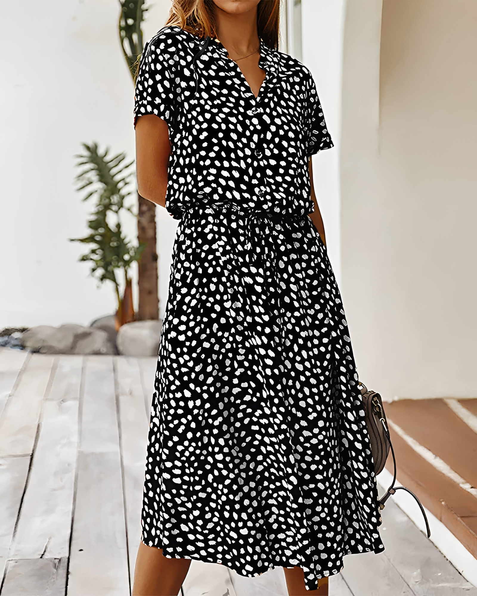 Shannon - Robe midi élégante à col en V