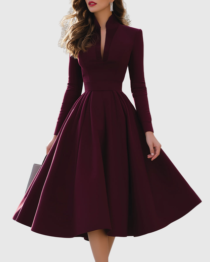 Isabeau – Elegant Mid-Length Dress with a Slim Waist
