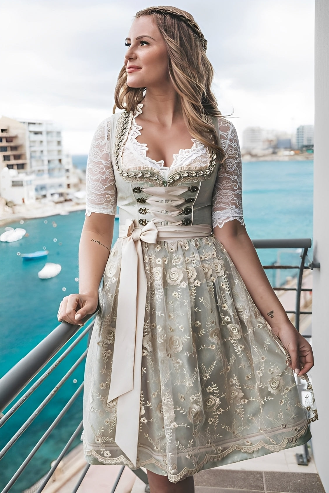 Maliny – Costume féminin unique avec tablier et blouse
