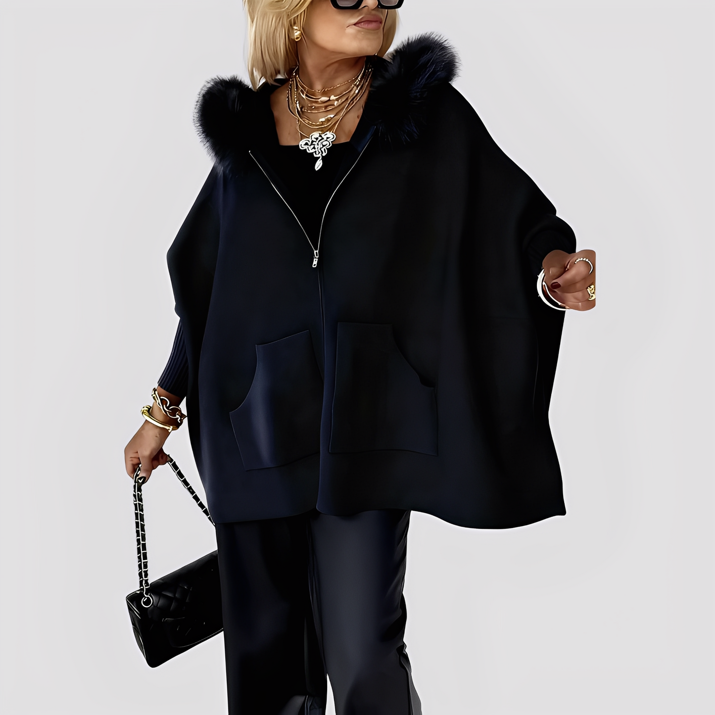 Elvena - Zeitgemäße Jacke aus Kunstpelz mit Kapuze für Damen