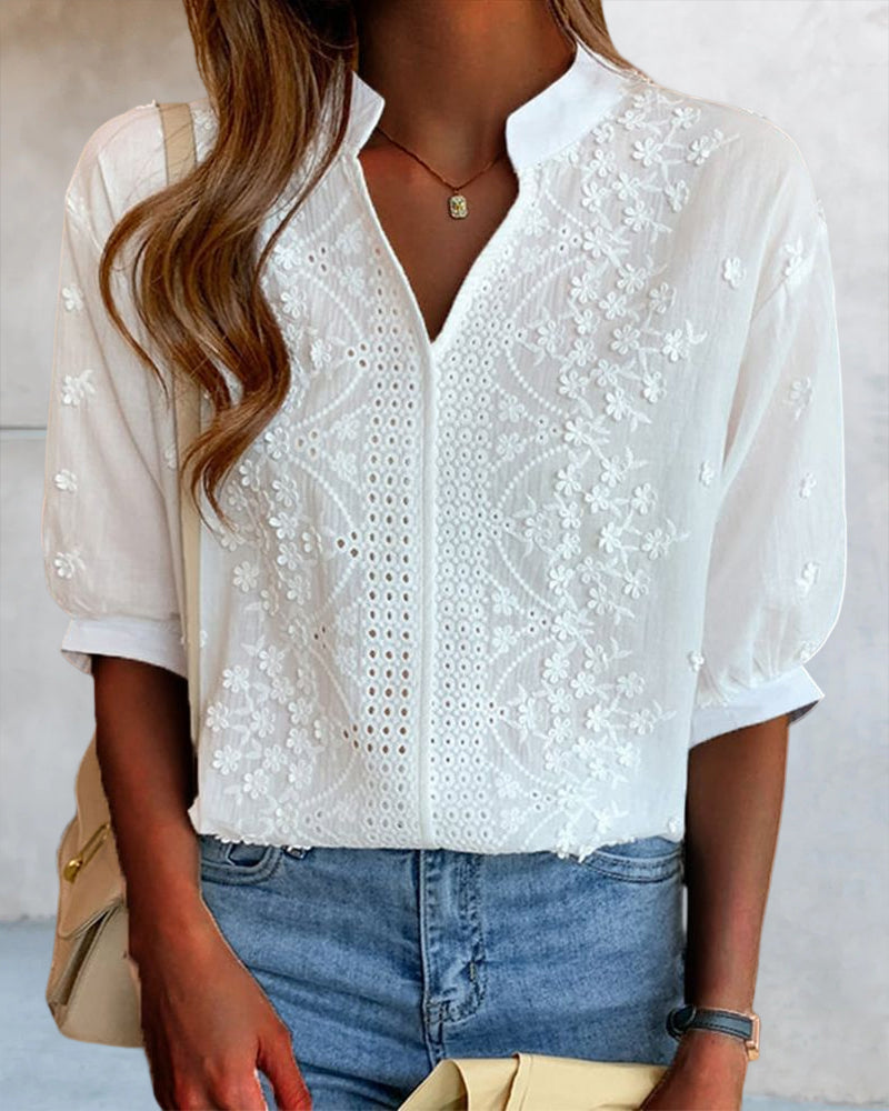 Dina - Blouse Élégance Brodée