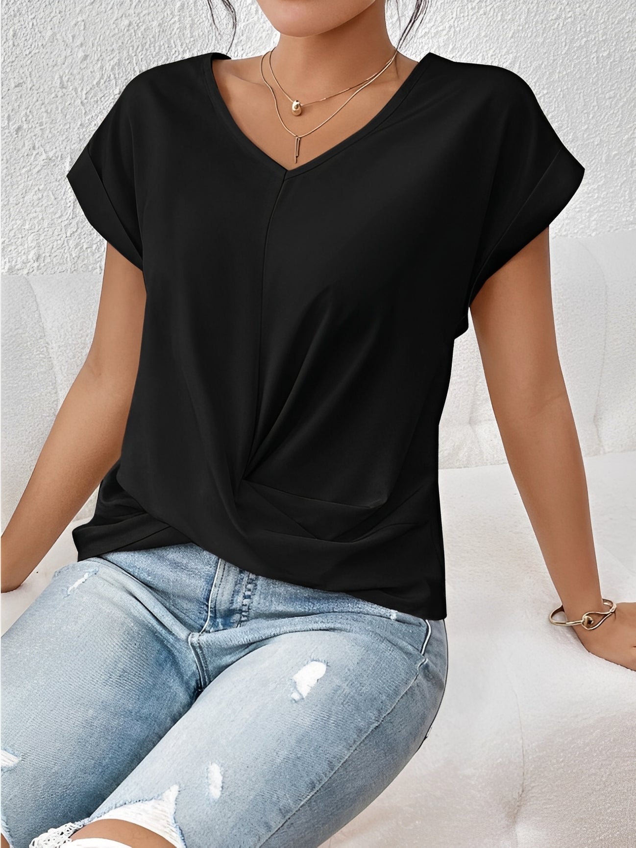 Lucie – T-shirt col V pour femmes – usage quotidien