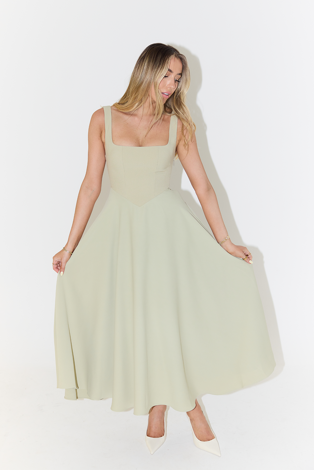 Melisandre - Midi Robe Femme, Élégante & Polyvalente