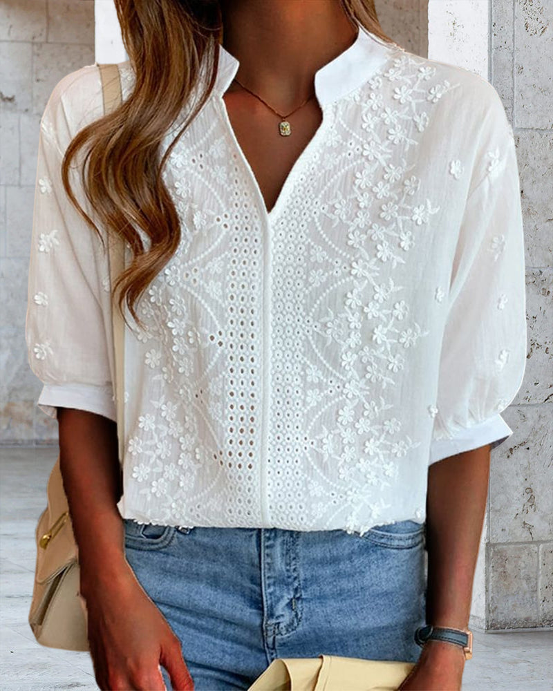 Dina - Blouse Élégance Brodée