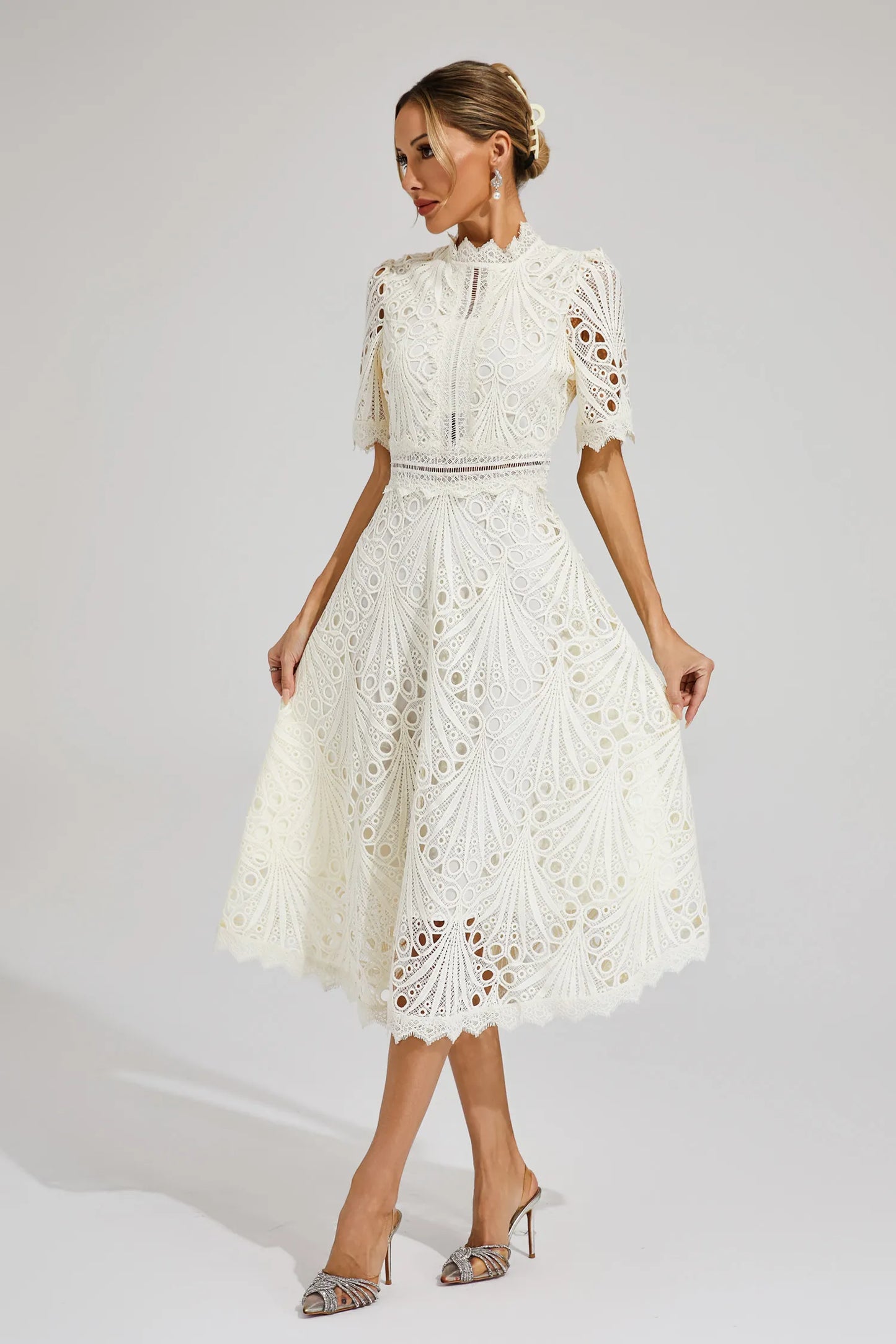 Pierre - Mid-length dress with lace and elegance