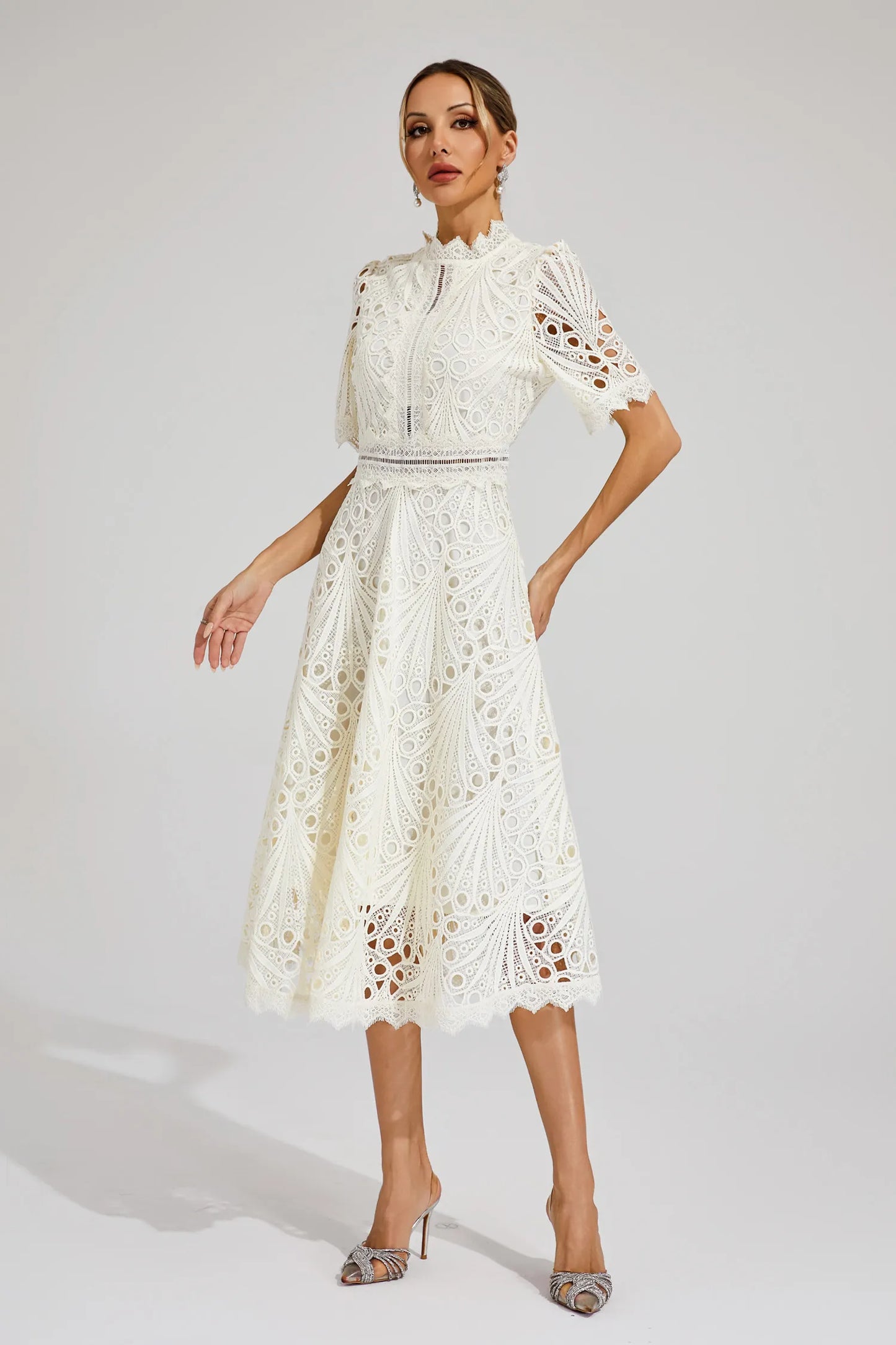 Pierre - Mid-length dress with lace and elegance