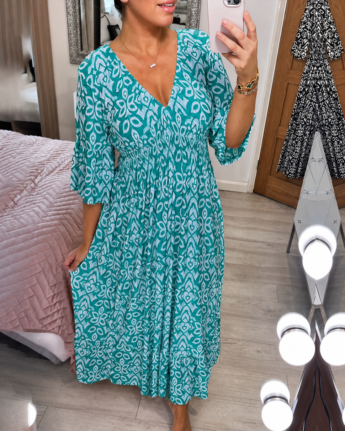 Yvonne - Robe Élégante à Volants