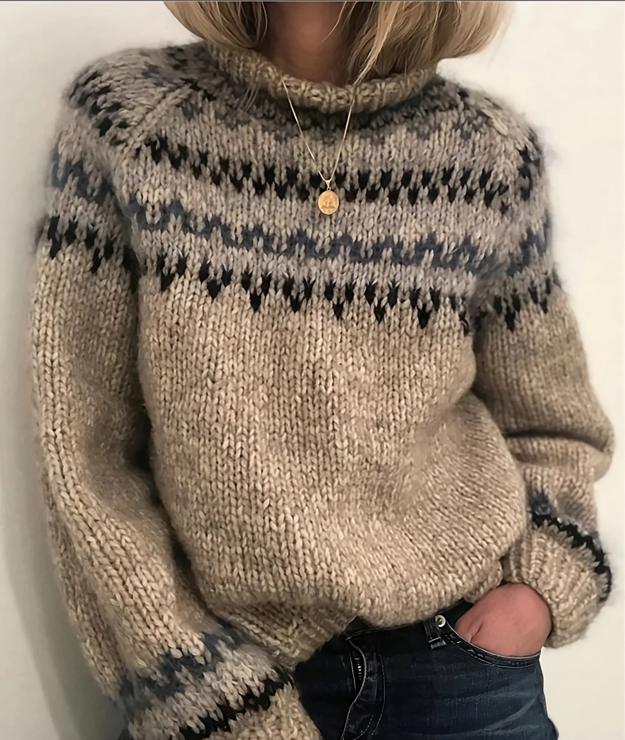Oona - Warm sweater in Icelandic wool with turtleneck collar