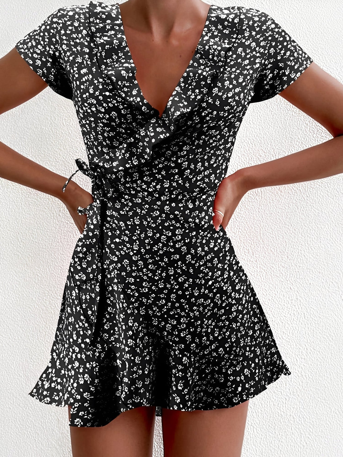 Betsy - Petite Robe Élégante à Motif Floral