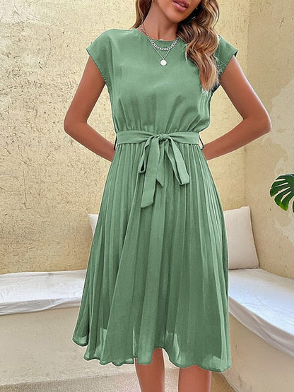 Klara – Summer dress with short sleeves and pleats