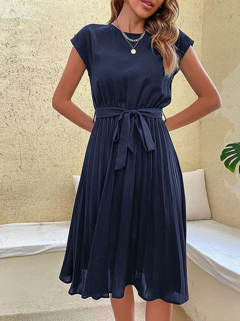 Klara – Summer dress with short sleeves and pleats