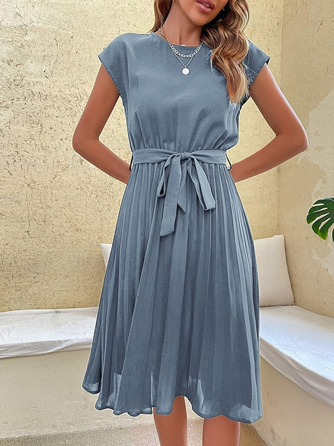 Klara – Summer dress with short sleeves and pleats