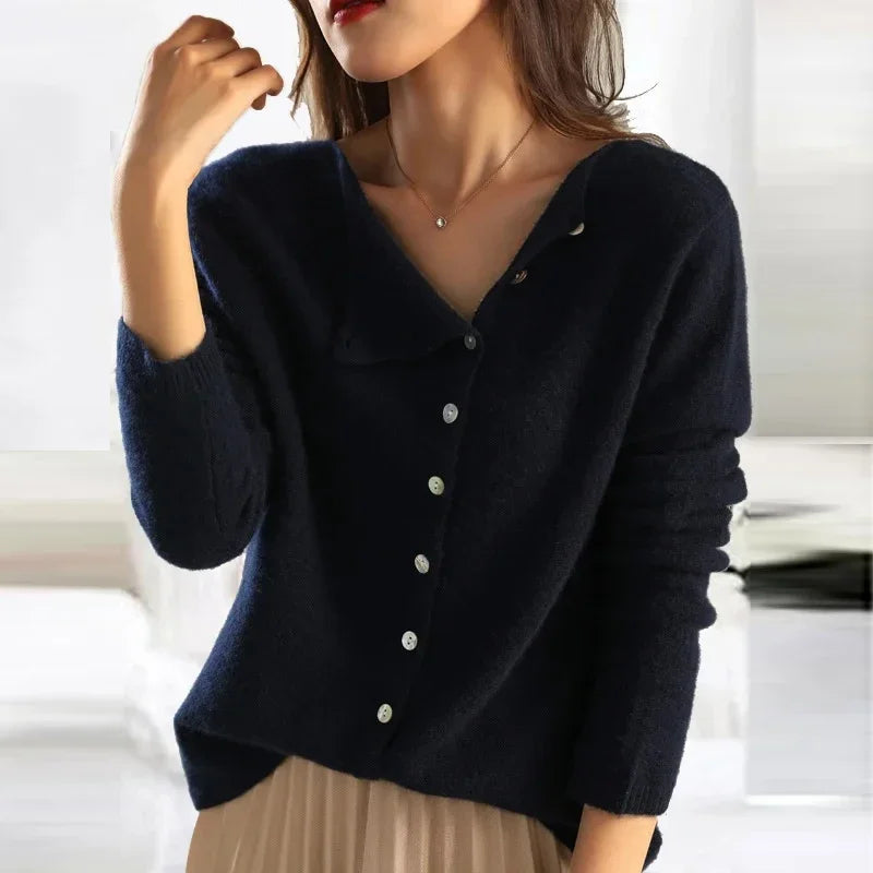 Zuri – Pull Élégant avec Boutons