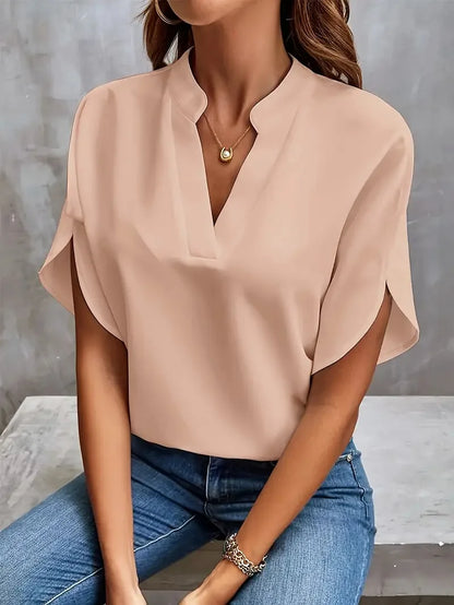 Isalie – Elegant blouse with V-neck and flowing fabric