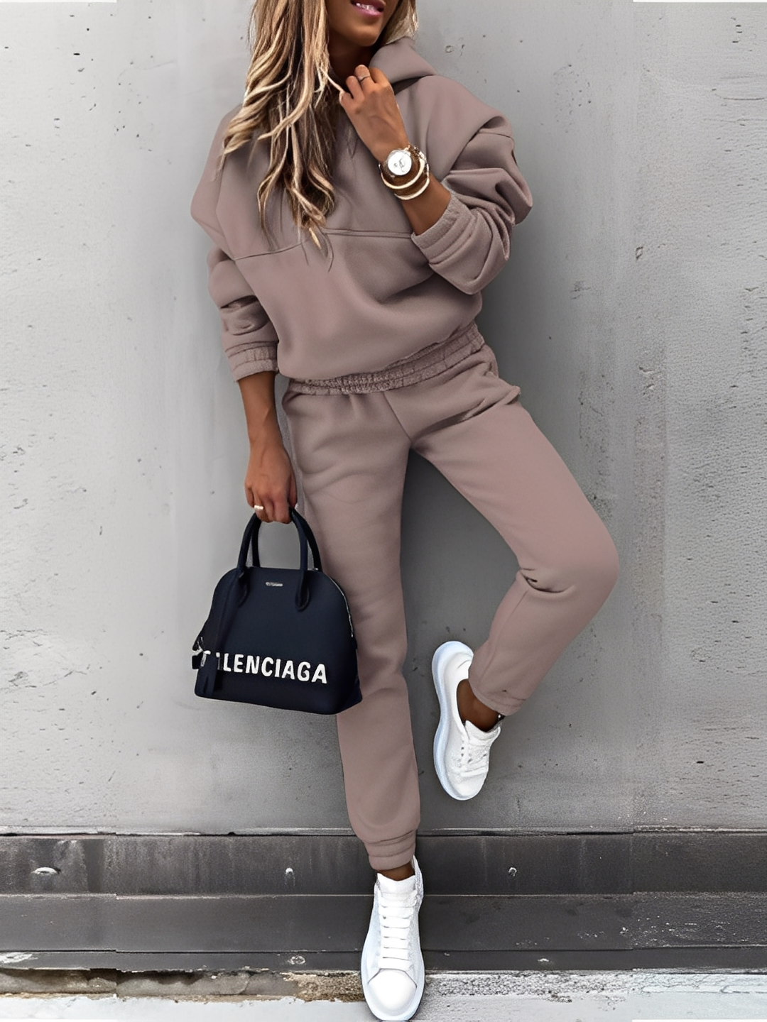 Dianna - Ensemble moderne avec capuche pour femmes