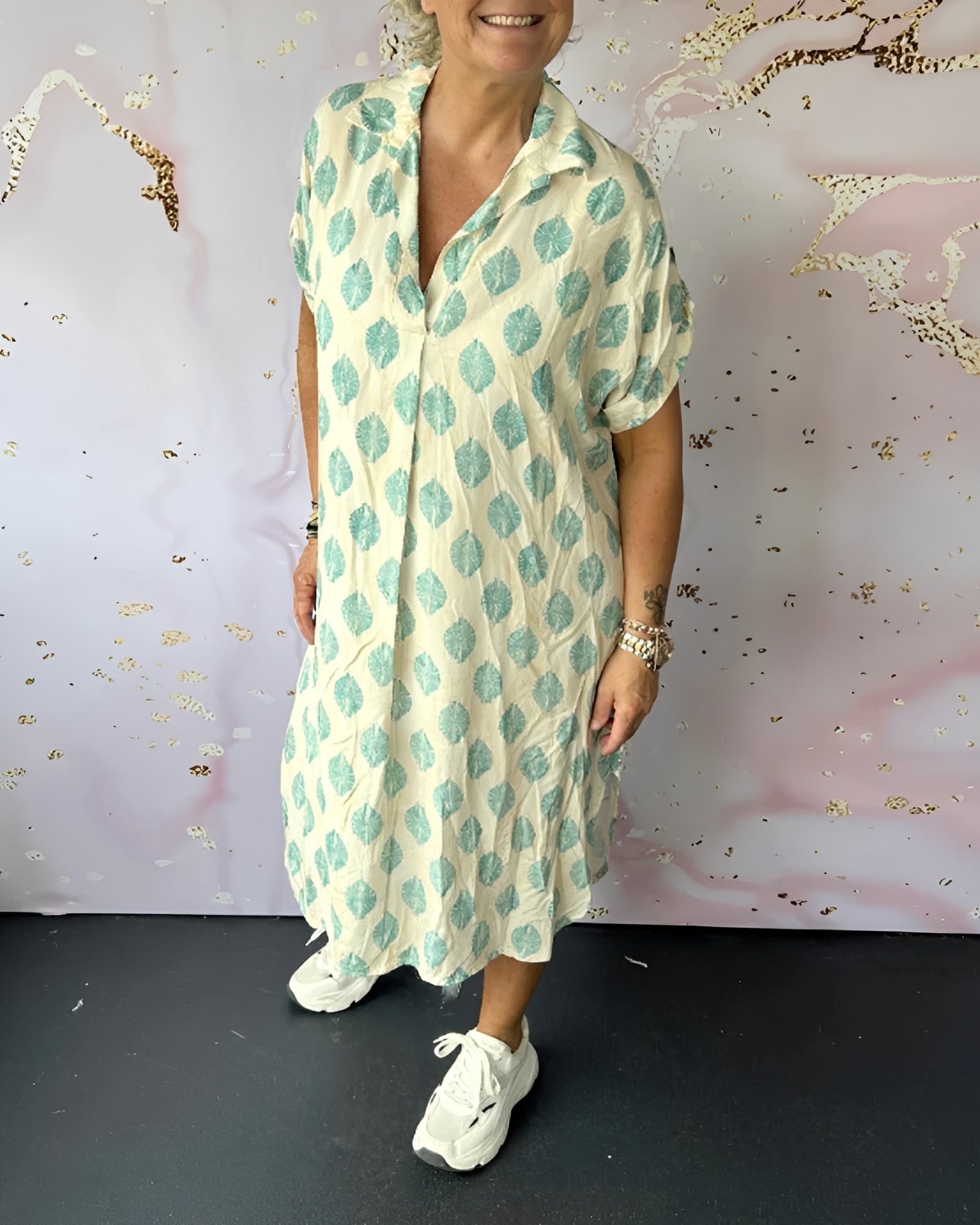 Kristina - Robe élégante et ample avec revers pour femmes