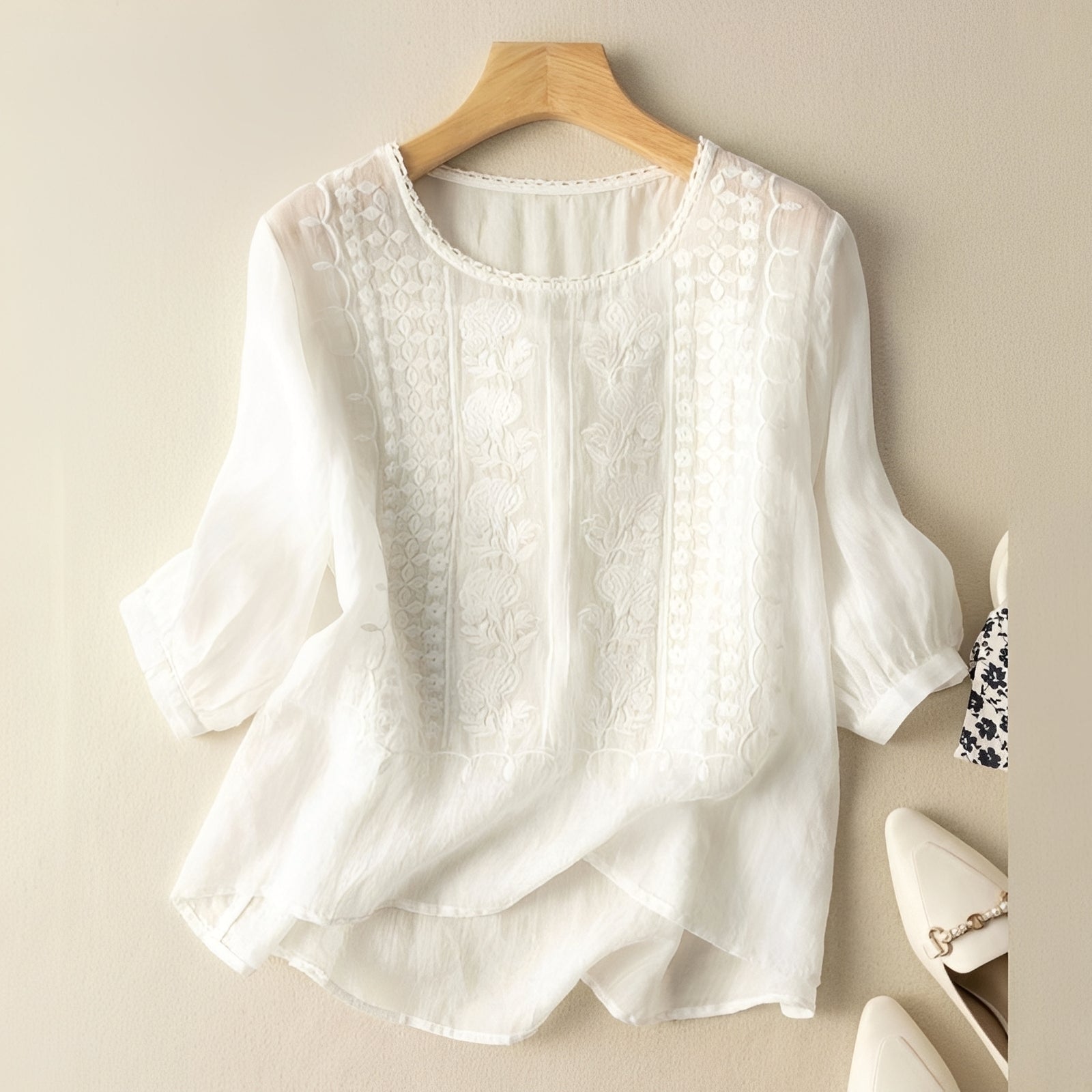 Gretchen - Blouse élégante brodée à manches 3/4 pour femmes