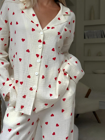 Lola – Pyjama élégant à motifs cœur