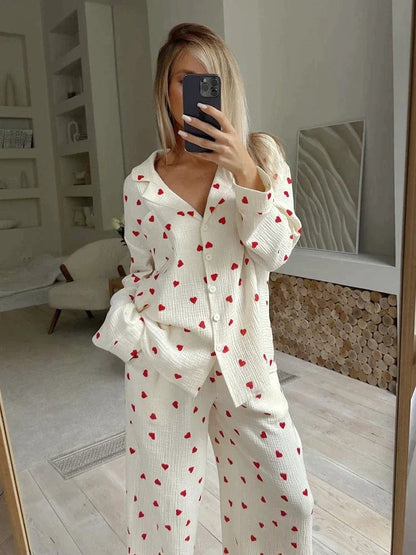 Lola – Pyjama élégant à motifs cœur