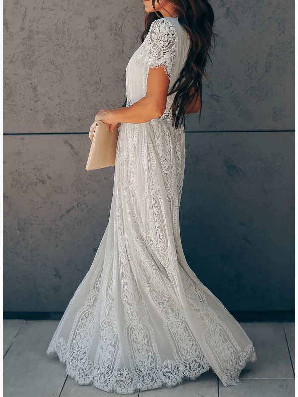 Angelica - Élégante Robe en Dentelle avec Décolleté en V