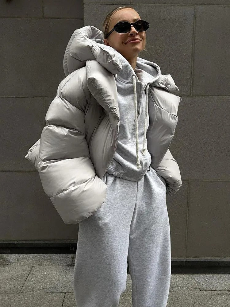 Jana – Veste courte rembourrée avec capuche